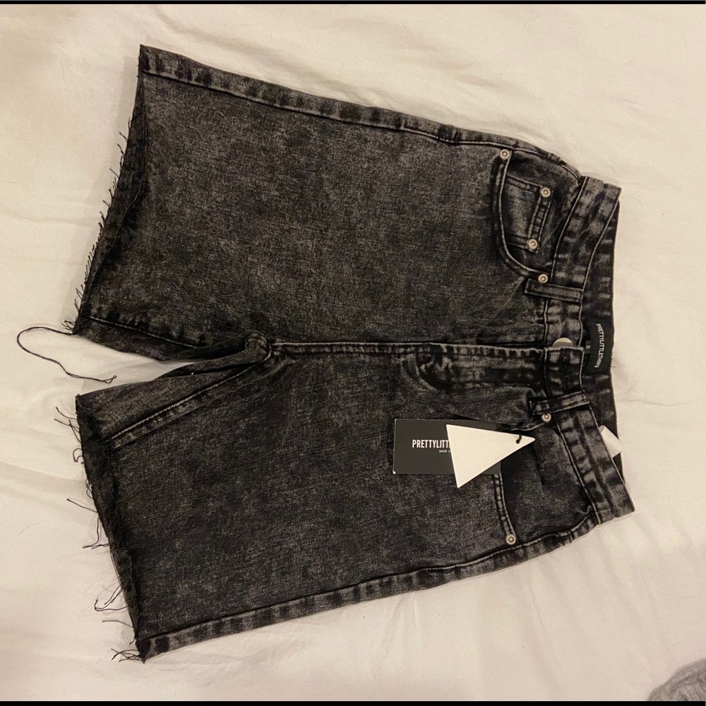 NWT Prettylittlething black shorts